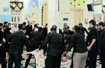 فیلم| سینه‌زنی مردم بندر دیّر در سوگ حضرت علی(ع)