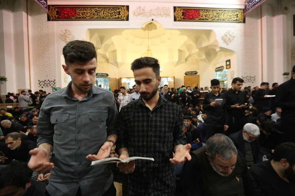 نجوای عاشقانه جوانان در شب سرنوشت / پرواز دلهای خاکیان به عالم ملکوت + عکس