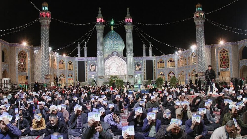 فیلم| حال و هوای آستان هلال بن علی (ع) در شب ۲۱ ماه مبارک رمضان
