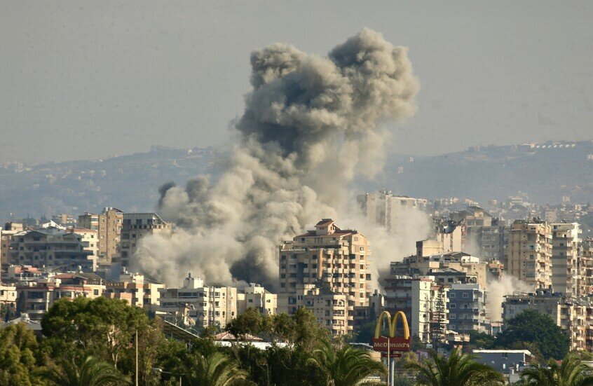 الجيش الإسرائيلي يعلن مقتل قائد بعمليات "حزب الله" بغارة في جنوب لبنان الجيش الإسرائيلي يعلن مقتل قائد بعمليات "حزب الله" بغارة في جنوب لبنان