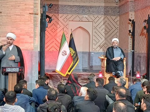 شب قدر، فرصتی برای رهایی از اسارتهای دنیوی است