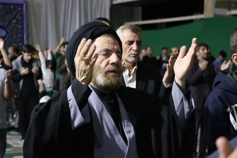 تصاویر مراسم احیاء شب ۲۳ ماه مبارک رمضان در خرم آباد