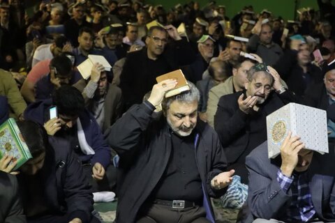 تصاویر مراسم احیاء شب ۲۳ ماه مبارک رمضان در خرم آباد