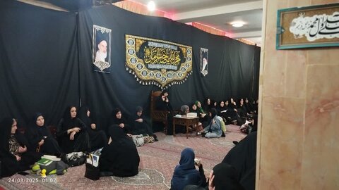 تصاویر/برگزاری مراسم شب قدر در مدرسه علمیه کوثر زرندیه