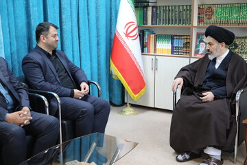 شهرداری از جناح‌بندی خارج و در خدمت شهر و شهروندان قرار گیرد