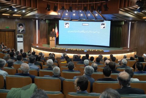 تصاویر/ دیدار  رئیس‌جمهور با کارکنان استانداری آذربایجان‌غربی