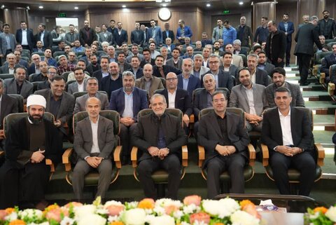 تصاویر/ دیدار  رئیس‌جمهور با کارکنان استانداری آذربایجان‌غربی