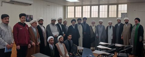 تصاویر/ دیدار اساتید مدرسه علمیه امیرالمؤمنین (ع) با امام جمعه آران و بیدگل
