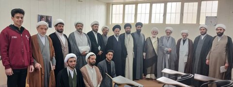 تصاویر/ دیدار اساتید مدرسه علمیه امیرالمؤمنین (ع) با امام جمعه آران و بیدگل