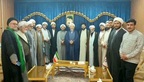 تصاویر/ دیدار اساتید مدرسه علمیه امیرالمؤمنین (ع) با امام جمعه آران و بیدگل