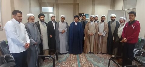 تصاویر/ دیدار اساتید مدرسه علمیه امیرالمؤمنین (ع) با امام جمعه آران و بیدگل