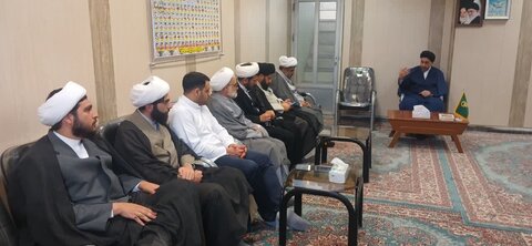 تصاویر/ دیدار اساتید مدرسه علمیه امیرالمؤمنین (ع) با امام جمعه آران و بیدگل