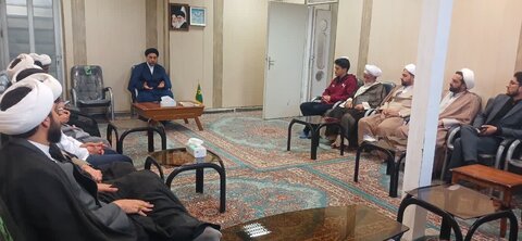 تصاویر/ دیدار اساتید مدرسه علمیه امیرالمؤمنین (ع) با امام جمعه آران و بیدگل