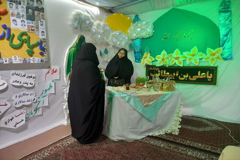 ایجاد غرفه بهاری بانوان و کودکان در شبستان امام زاده احمد (ع) سنقر و کلیایی+عکس