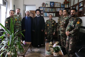 تصاویر/ دیدار فرمانده تیپ ۴۰ ارتش با امام جمعه اردبیل
