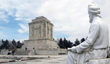 نقدی بر جریان تحریف؛ فردوسی شیعه‌ای که ایران را سرود