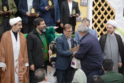 تصاویر یادواره شهدای روستای مد آباد شهرستان ازنا