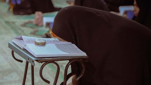 تصاویر/ جزء خوانی قرآن کریم بیست و پنجم ماه مبترک رمضان به روش حفظ خوانی در نجف ایران