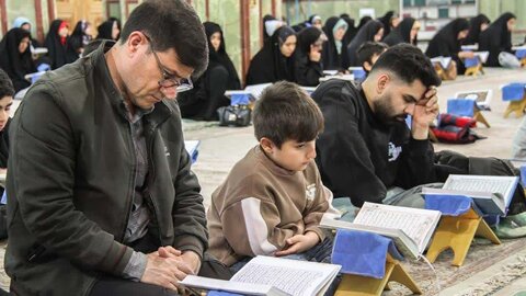 تصاویر/ جزء خوانی قرآن کریم بیست و پنجم ماه مبترک رمضان به روش حفظ خوانی در نجف ایران