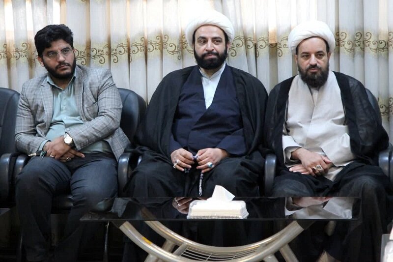 دیدار نوروزی عضو هیئت رئیسه مجلس شورای اسلامی با نماینده ولی فقیه در کرمانشاه+عکس