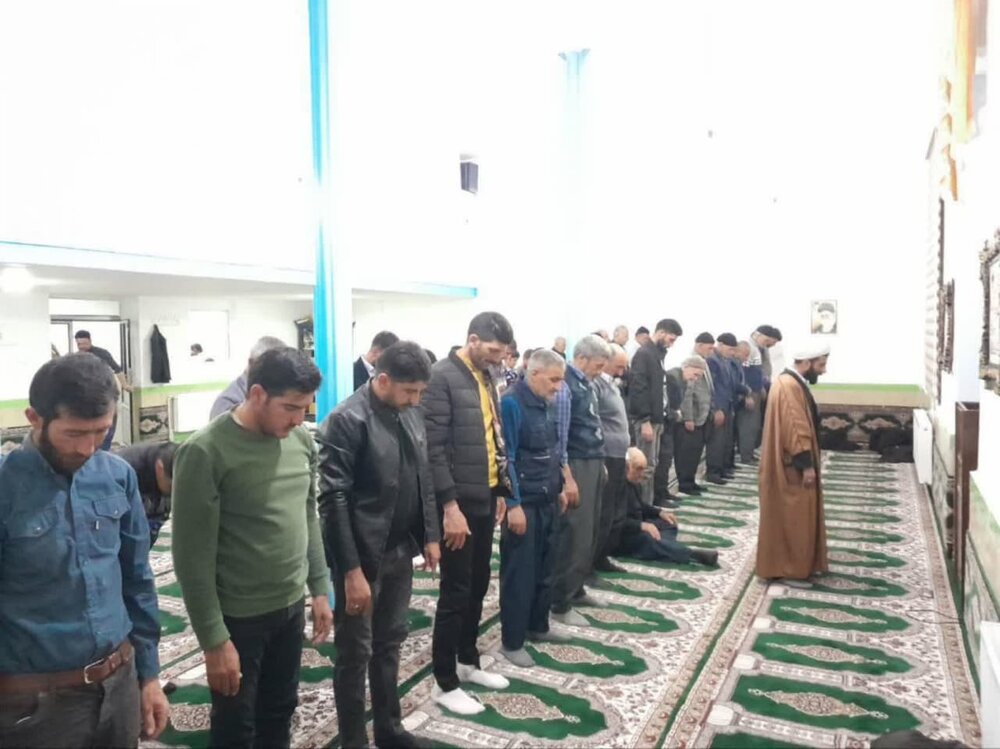افطار ساده و وحدت بخش در بخش تخت سلیمان شهرستان تکاب