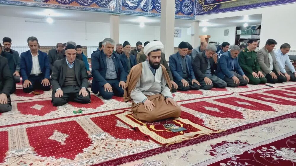 افطار ساده و وحدت بخش در بخش تخت سلیمان شهرستان تکاب