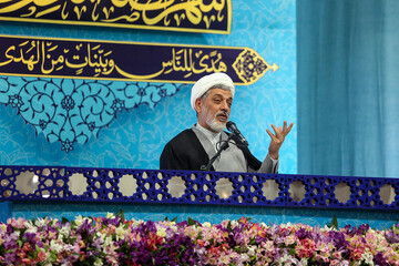 هدف منافقان و نفوذی‌ها نابودی اسلام است