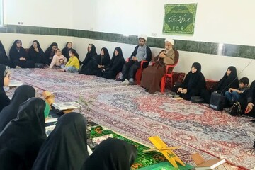 جلسات مذهبی و قرآنی نقش مؤثری در روشنگری و مقابله با هجمه دشمن دارند
