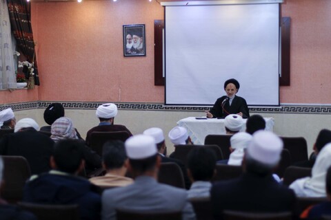 نشست علما اهل سنت با مشاور حوزه های علمیه کشور و نماینده ولی فقیه در استان خراسان جنوبی