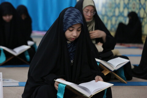 تصاویر /  مراسم جزء خوانی قرآن در آستان امامزاده نرمی اصفهان