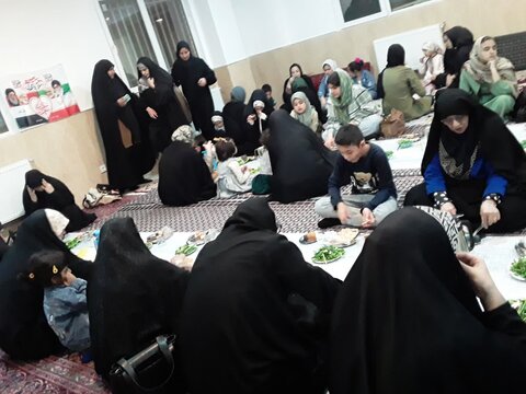 تصاویر/برگزاری مراسم افطاری در مدرسه علمیه صدیقه طاهره غرق آباد