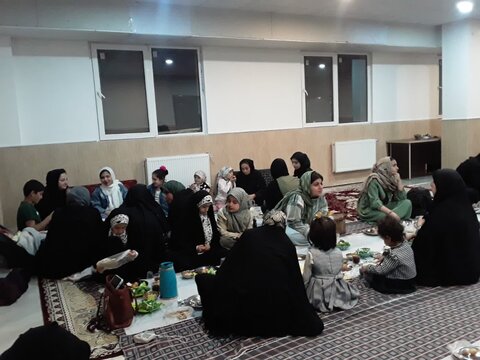 تصاویر/برگزاری مراسم افطاری در مدرسه علمیه صدیقه طاهره غرق آباد