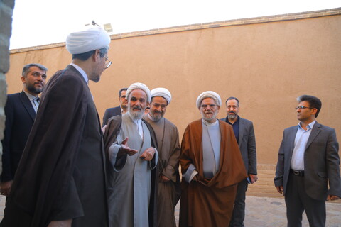 نشست علمی با موضوع "تفسیر‌ نوروز در نزد مراجع عظام شیعه"