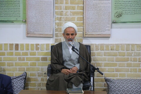 نشست علمی با موضوع "تفسیر‌ نوروز در نزد مراجع عظام شیعه"