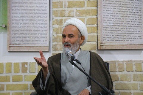 نشست علمی با موضوع "تفسیر‌ نوروز در نزد مراجع عظام شیعه"