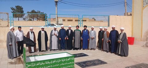 تصاویر/ حضور اساتید مدرسه علمیه امیرالمومنین برسرمزار روحانیون شهید آران وبیدگل