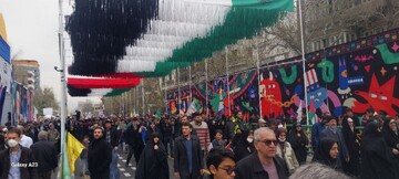 تصاویر/ حضور مردم روزه دار شهر تهران در راهپیمایی روز جهانی قدس