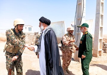 تصاویر/ دیدار رمضانی نماینده ولی فقیه در خوزستان با مرزبانان نیروهای مسلح