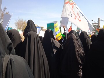 تصاویر/ حضور طلاب مدرسه علمیه ریحانة النبی اراک در راهپیمایی روز قدس