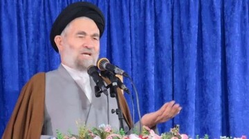 همبستگی ملت ایران موجب می‌شود که دشمنان عقب‌نشینی کنند