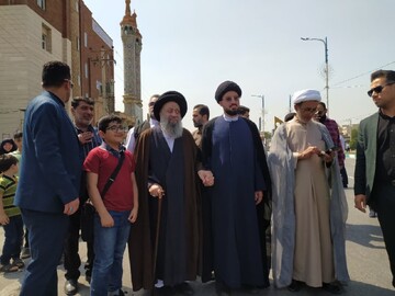 روز قدس روز مبارزه با استکبار جهانی است