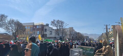 تصاویر/حضور طلاب مدرسه علمیه حضرت زهرا (س)سنجان در راهپیمایی روز قدس