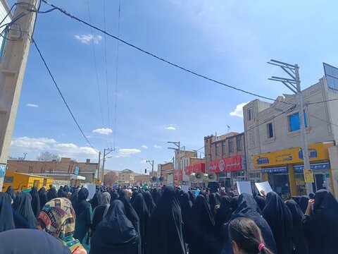 تصاویر/حضور طلاب مدرسه علمیه امام خمینی (ره)آشتیان در راهپیمایی روز قدس