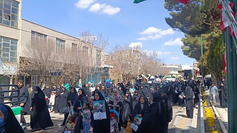 تصاویر/حضور طلاب مدرسه علمیه امام خمینی (ره)آشتیان در راهپیمایی روز قدس