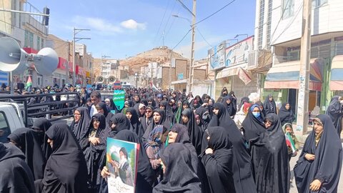تصاویر/حضور طلاب مدرسه علمیه امام خمینی (ره)آشتیان در راهپیمایی روز قدس