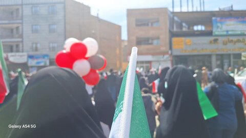 تصاویر/حضور طلاب مدرسه علمیه کوثر زرندیه در راهپیمایی روز قدس