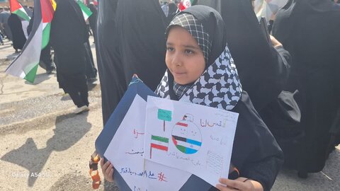 تصاویر/حضور طلاب مدرسه علمیه کوثر زرندیه در راهپیمایی روز قدس