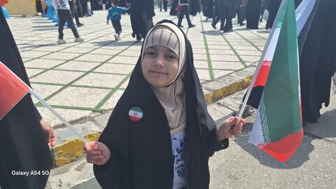 تصاویر/حضور طلاب مدرسه علمیه کوثر زرندیه در راهپیمایی روز قدس