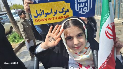 تصاویر/حضور طلاب مدرسه علمیه کوثر زرندیه در راهپیمایی روز قدس