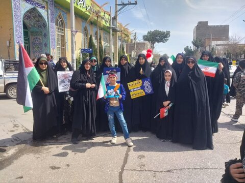 تصاویر/حضور طلاب مدرسه علمیه کوثر زرندیه در راهپیمایی روز قدس